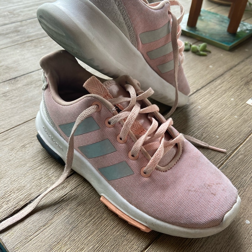 Adidas pink tennis shoes